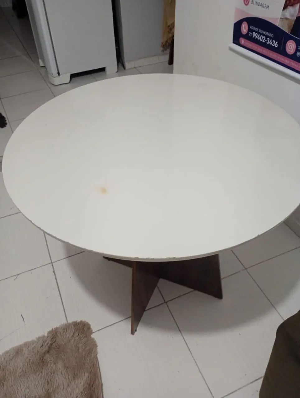 Mesa e cadeira
