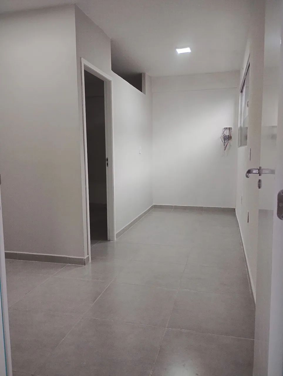 Kit Net/ Casa 1 Quarto  em Laranjeiras Próxima Av Central Serra 