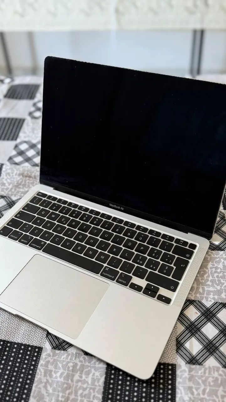MacBook Air 13 Retina 2020 (Intel i3 / 8GB / SSD 256GB) Para
