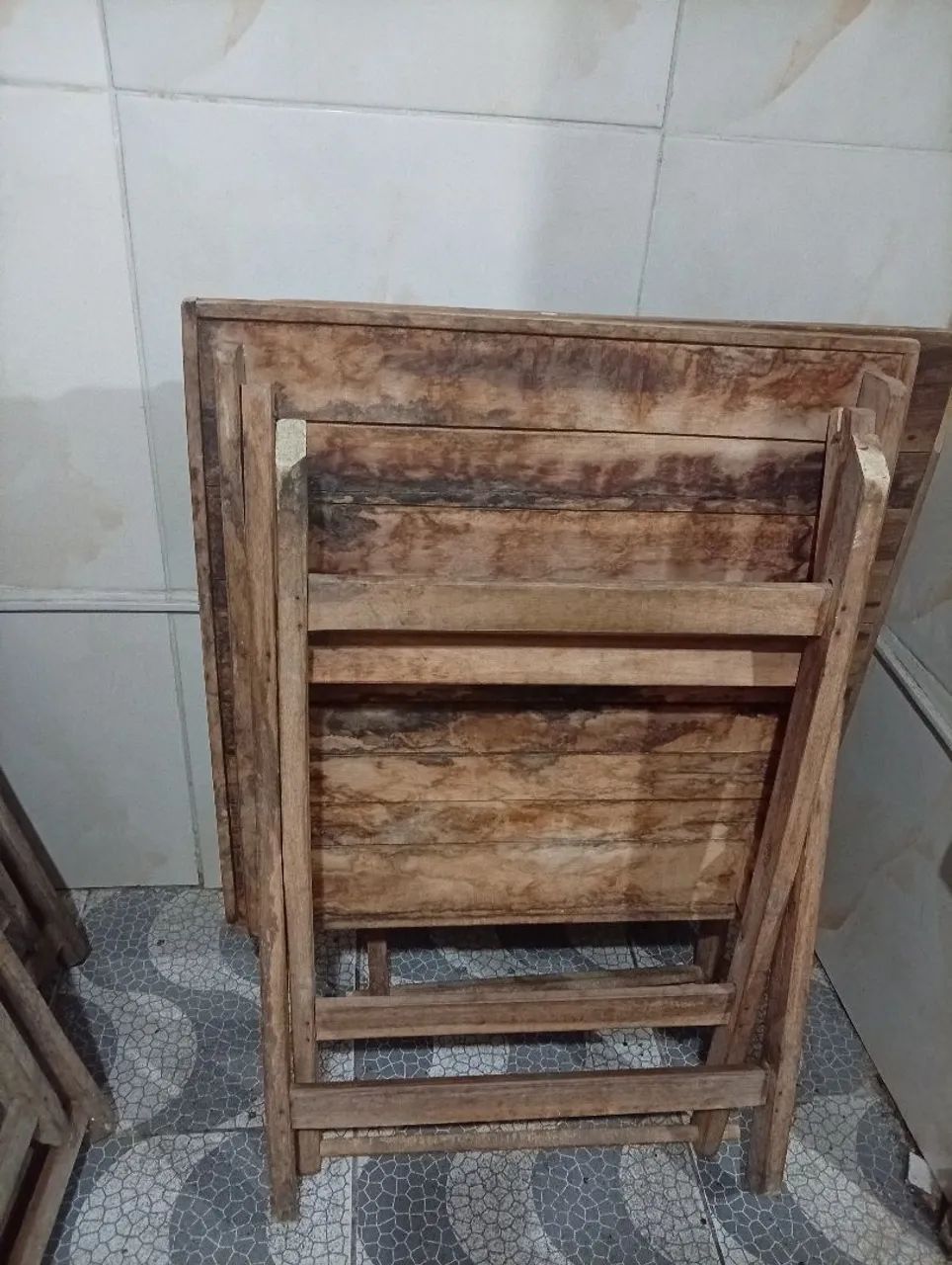 Conjunto de mesa e cadeira de madeira - Foto 2