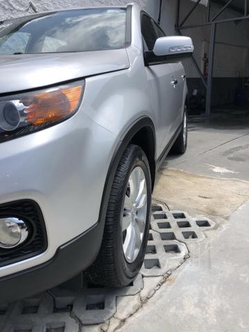Vendo Kia Sorento Modelo EX2 carro muito novo 2012 - Foto 12