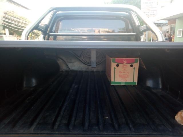 Toyota Hilux SRV D4-D 4x4 3.0 TDI Diesel - 2008 - Foto 2