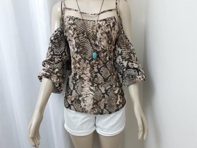 Blusa detalhes em tule - Foto 2
