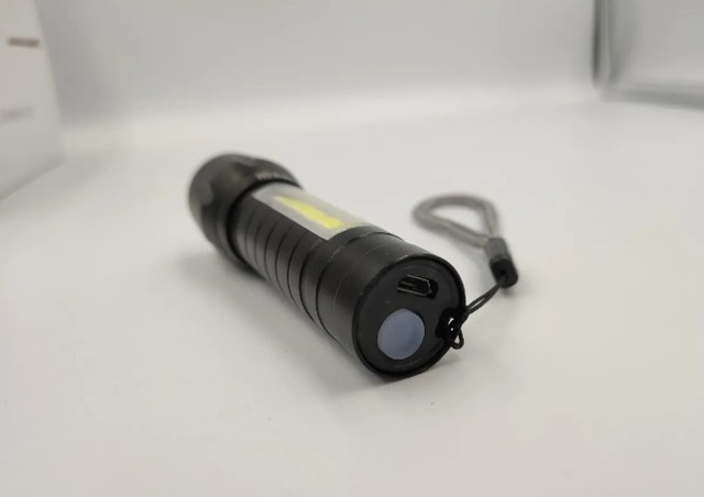 Mini Lanterna Tática Usb Recarregável  - Foto 2