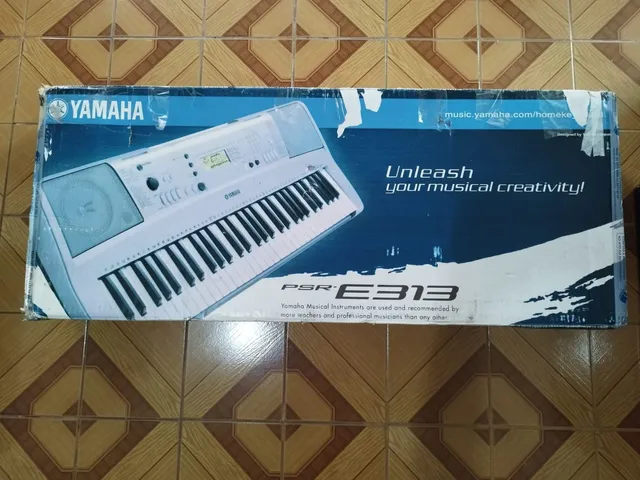 Yamaha PSR-SX600 Teclado de 61 Teclas com 372 Estilos Pro B-Stock