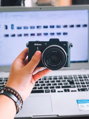 nikon 1 mirrorless camera
