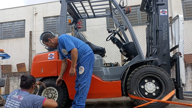 Empilhadeira Toyota 8FG25 ano 2020