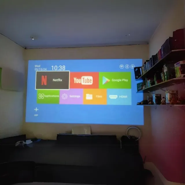 Projetor multimídia portátil com Android produto com garantia - Loja Brada Prime