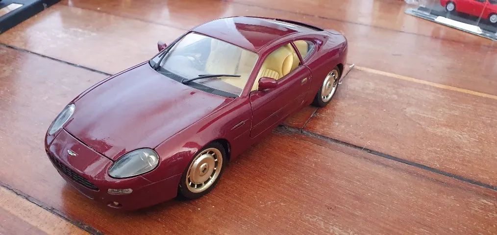 Aston Martin DB7 1993 - Guiloy 1/18