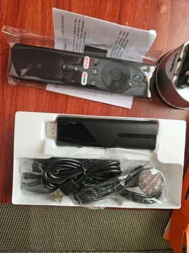 Mini TV Stick, Android 13, Quad Core, BT5.2, Controle Por Voz - Foto 4