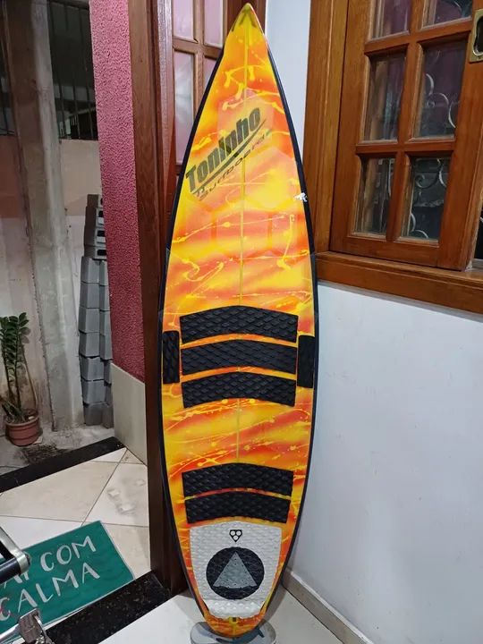 Prancha Toninho 5.9 completa 3 quilhas fcs 1 chave estrepe parafina assador camisa uv