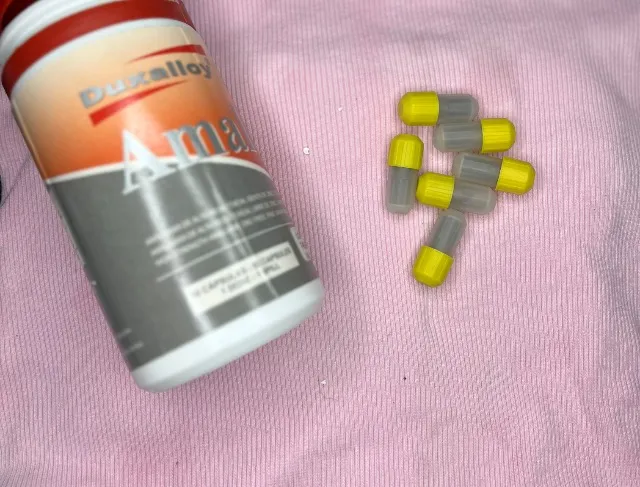 APLICADOR DE AMÁLGAMA + 33 CAPSULAS DE AMÁLGAMA