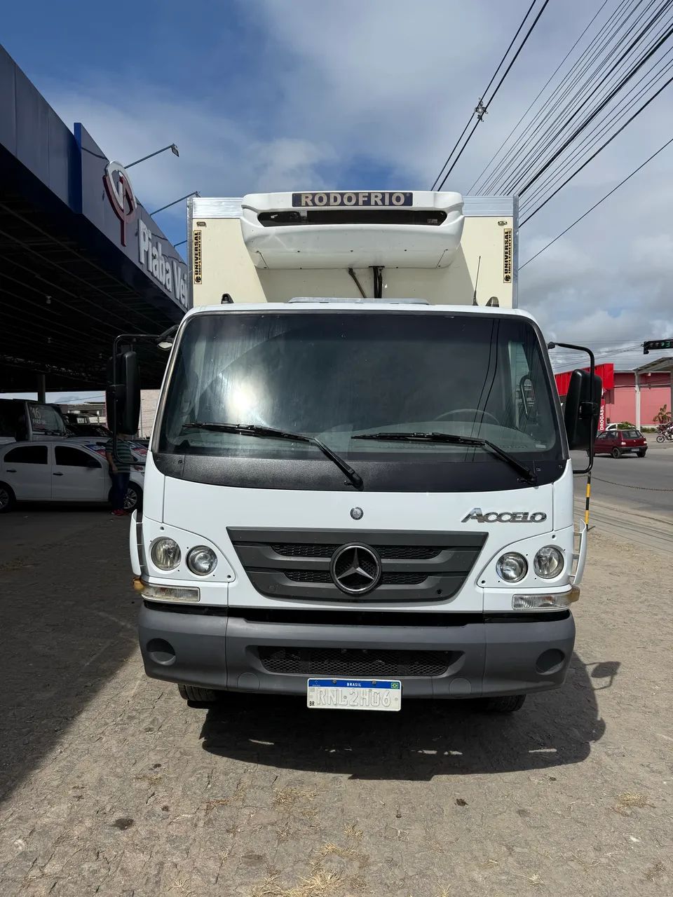 MB Acelo 1016 com baú frio  - Foto 2