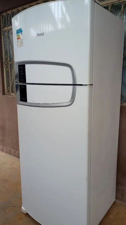Vendo geladeira Consul usada.