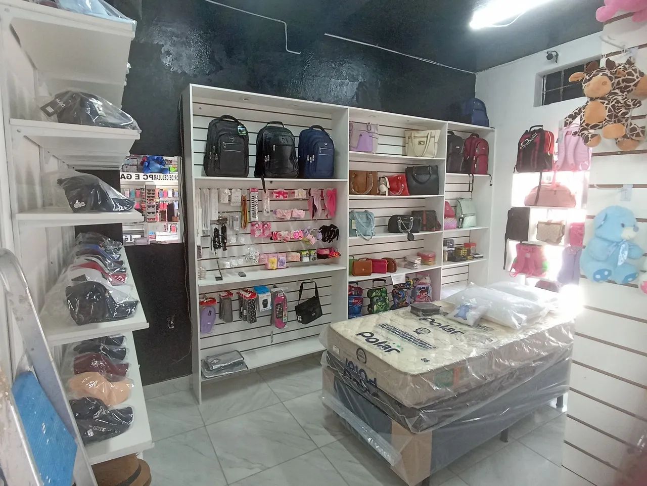 Expositores e prateleiras para brinquedos material escolar loja de brinquedos - Foto 6