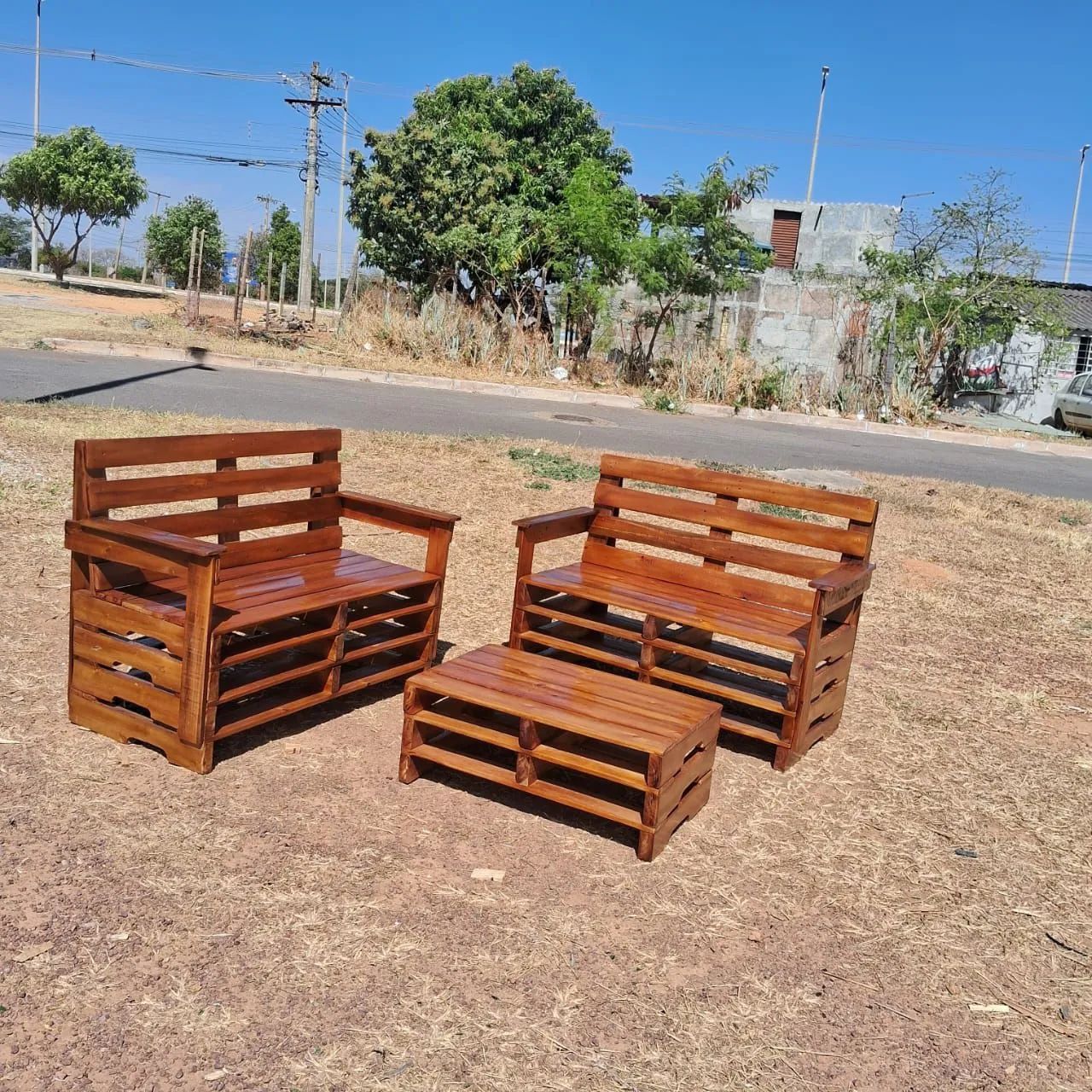 Feito com palete (somente por encomenda.)