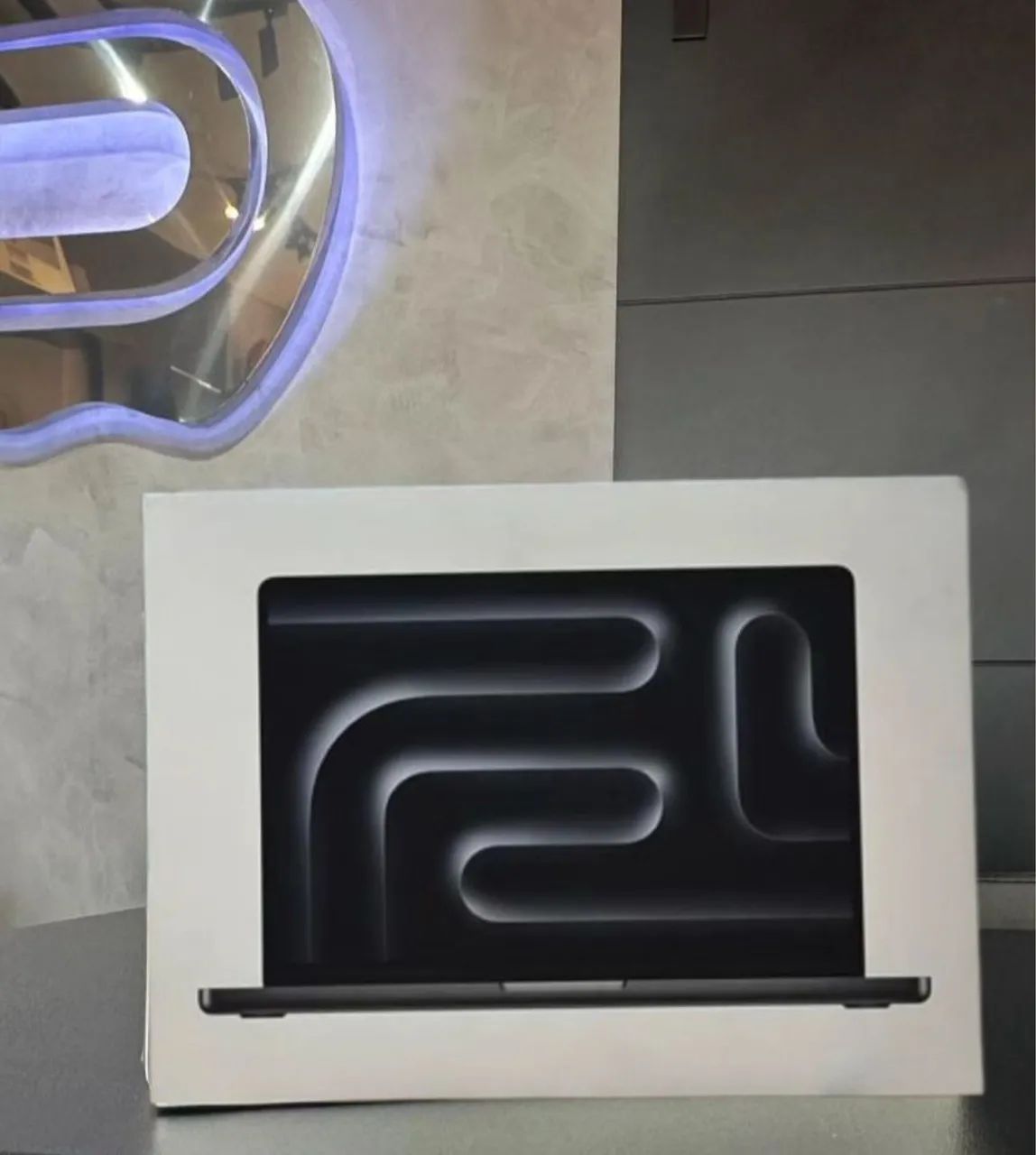 MacBook Pro M464617597277058120