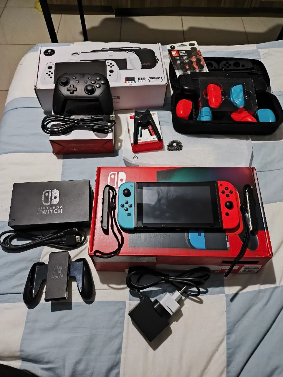 Nintendo Switch V2 Desbloquado - Com Vários Acessórios