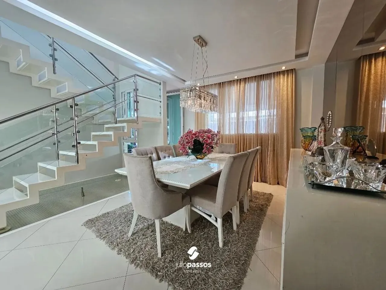 Casa à venda no Park Ville Condominium com 2 pavimento, reformada, 309,91m² de á