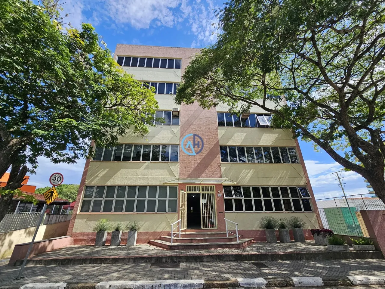 Sala comercial a venda em Atibaia/SP
