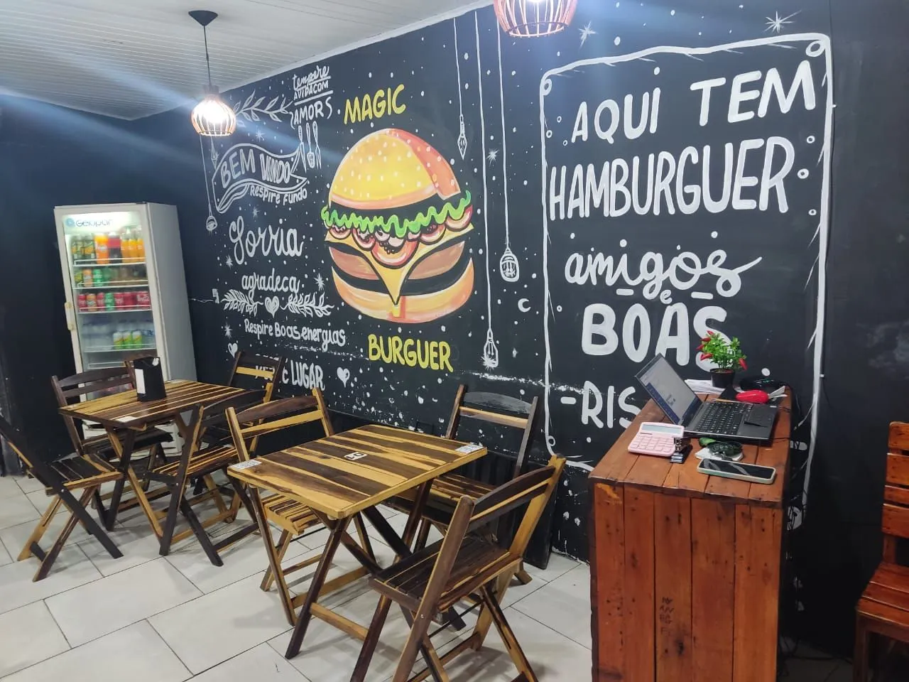 Hamburgueria em funcionamento 