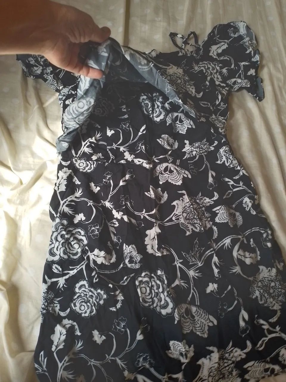 Vestido floral preto e branco . T= M - Foto 5