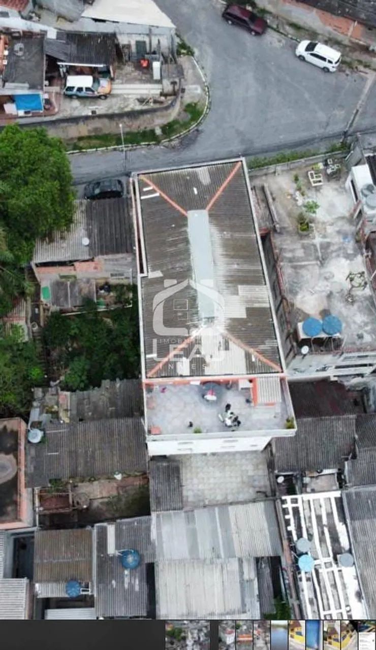 Prédio com 12 kitnets, 1 apto de 2 dormitórios, 1 salão e 1 casa à venda, para investiment - Foto 2