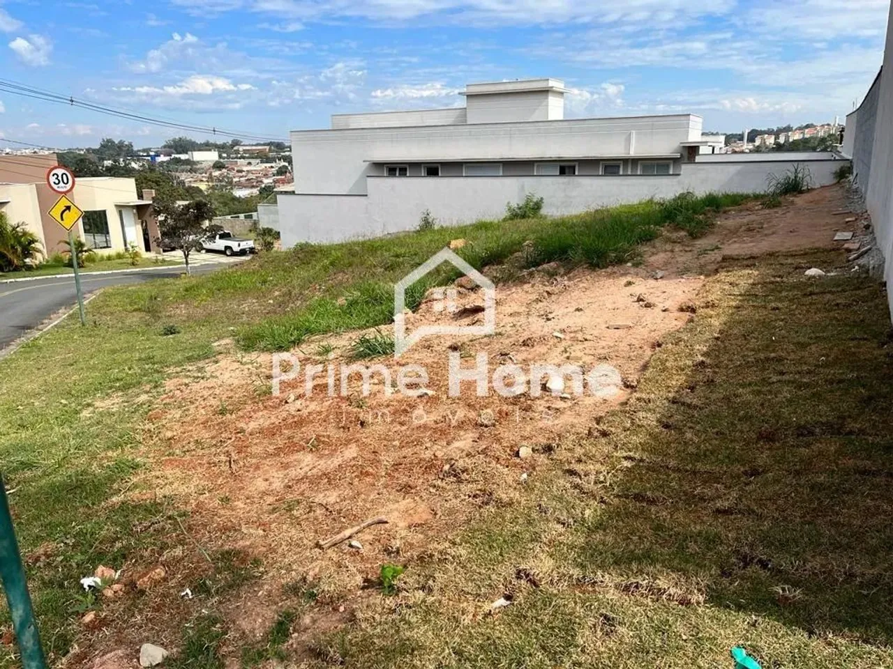 Terreno à Venda em Condomínio em Valinhos