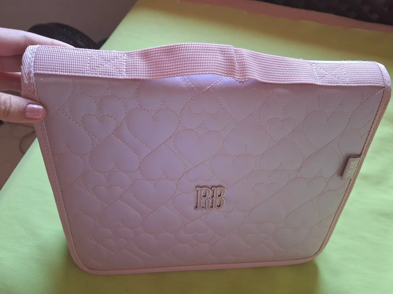 Estojo Rebecca Bombom estilo maleta cor rosa metalizado