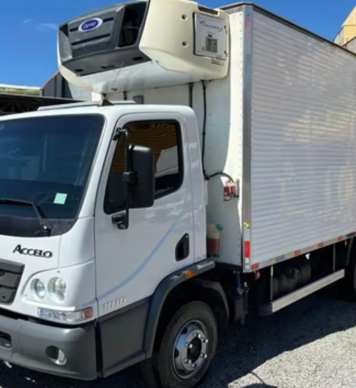 Caminhão Refrigerado Accelo