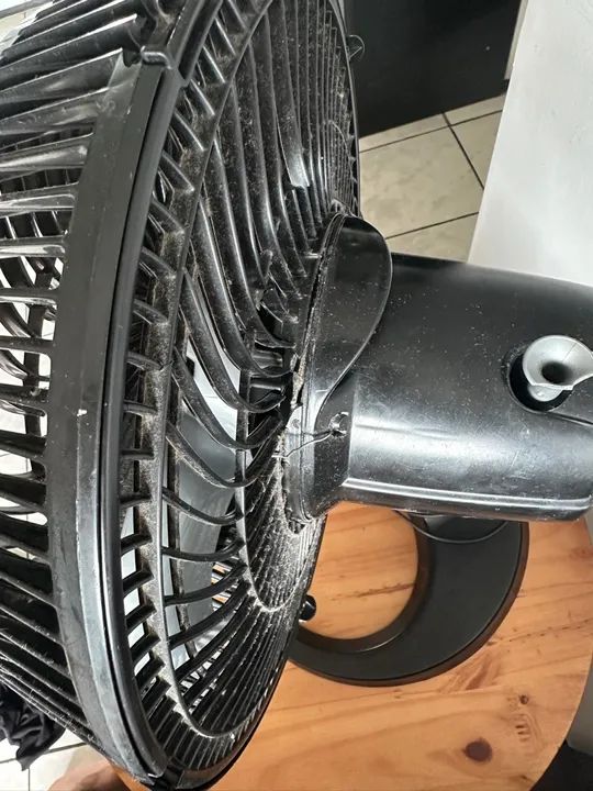 Ventilador de Mesa Arno 30cm (sem hélice e tampas quebradas) - Foto 3