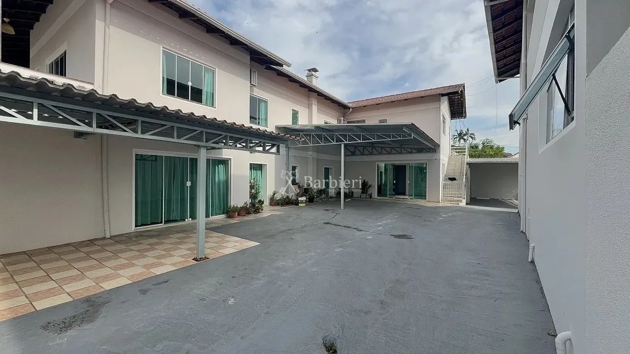 Apartamento com 2 quartos e 1 vaga no bairro Velha em Blumenau/SC