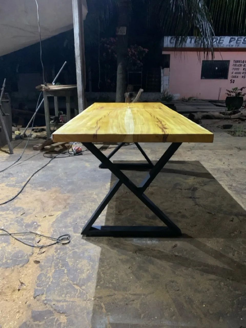Table with metal frame65566255666307122