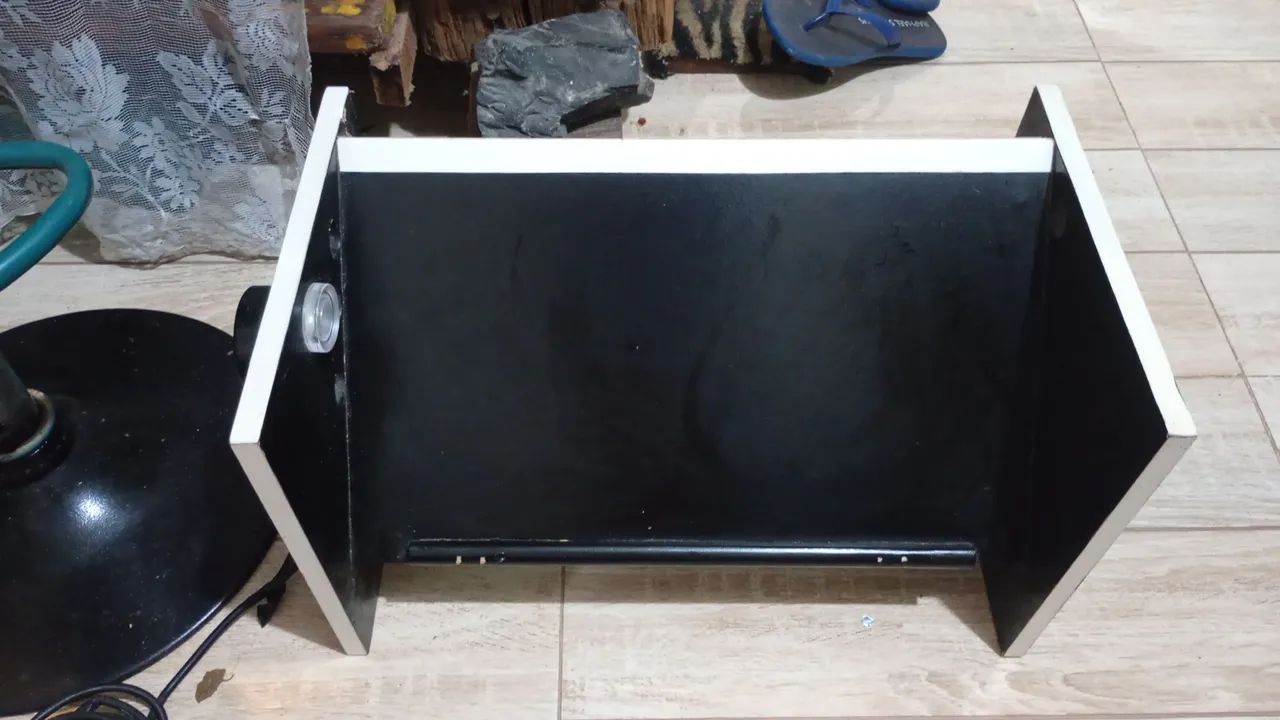 Vendo uma mesinha para apoiar notebook  - Foto 2