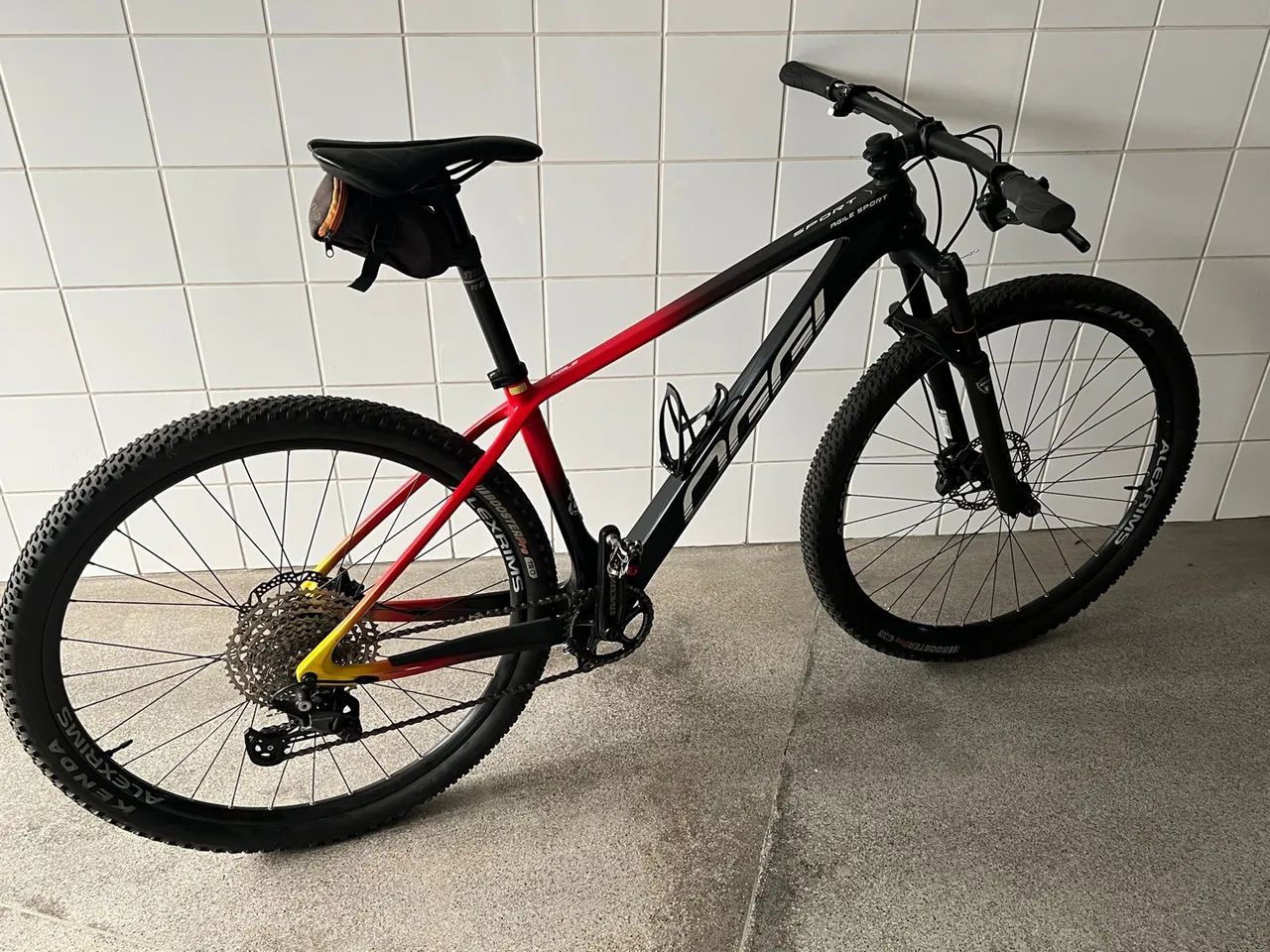 Bicicleta OGGI Aro 29 Agile Sport Deore 2023 - Tamanho M