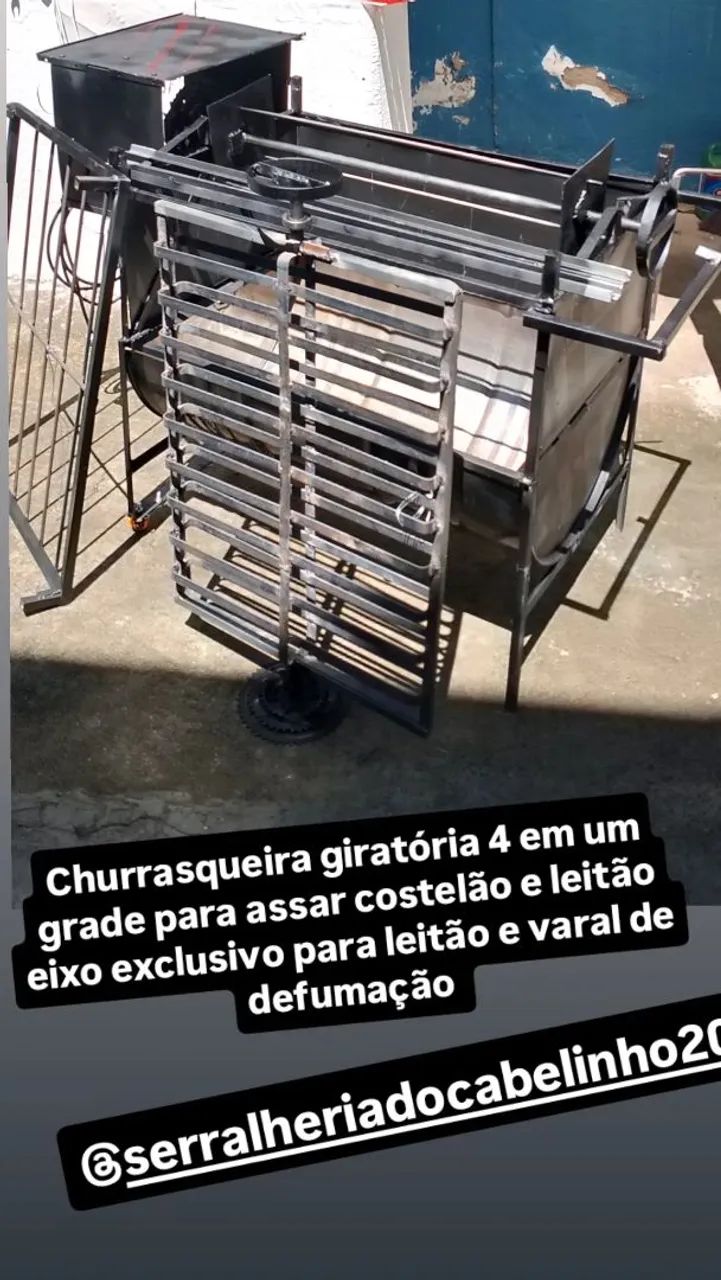 Churrasqueira com eixo giratório para assar costelão e leitão com varal de defumação - Foto 3