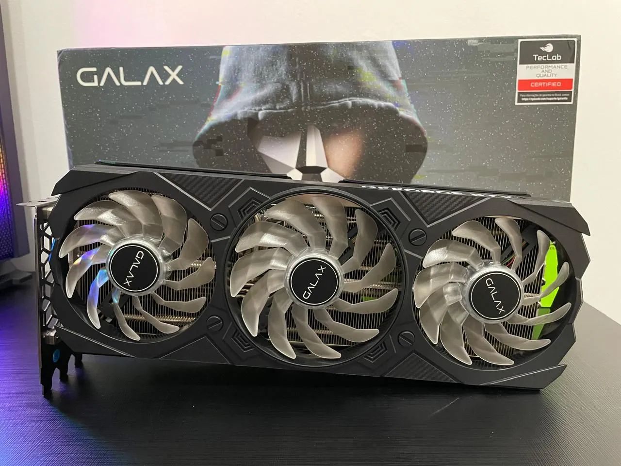 Placa de video RTX 4070Ti galax 1-click OC Black 