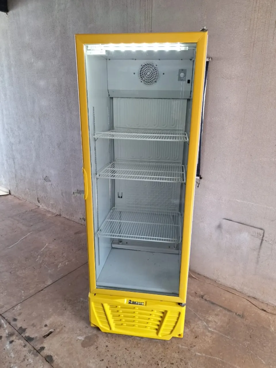 Expositor de Refrigerante e frios