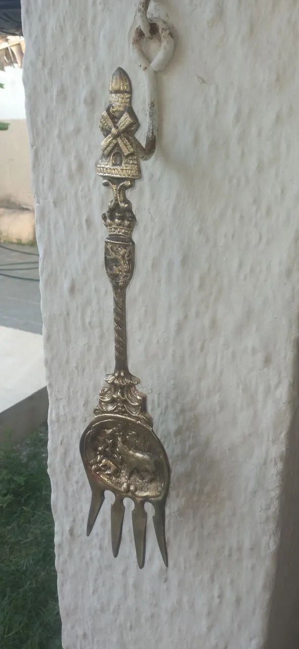 Garfo decorativo de bronze antigo  - Foto 2