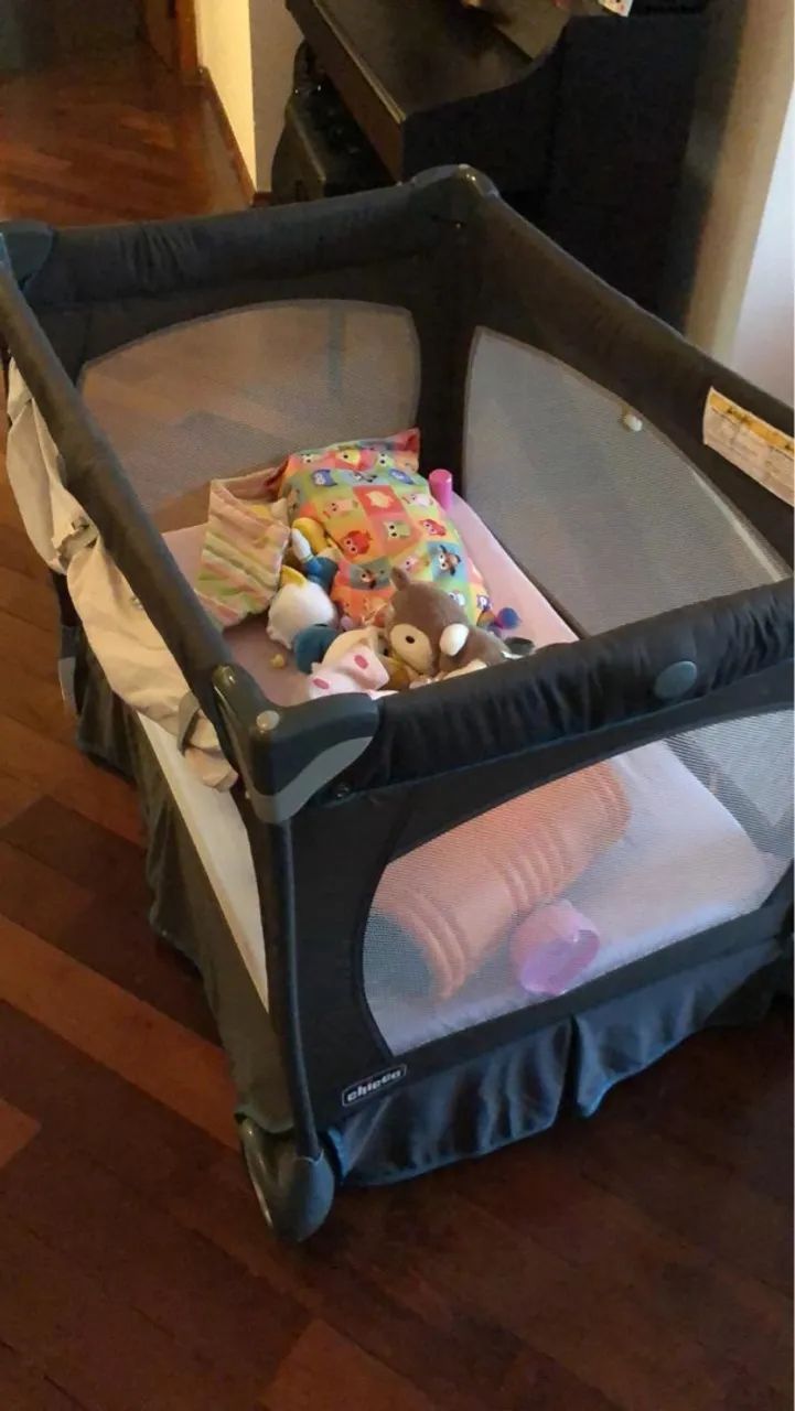 Berço portátil para bebê Chicco com trocador