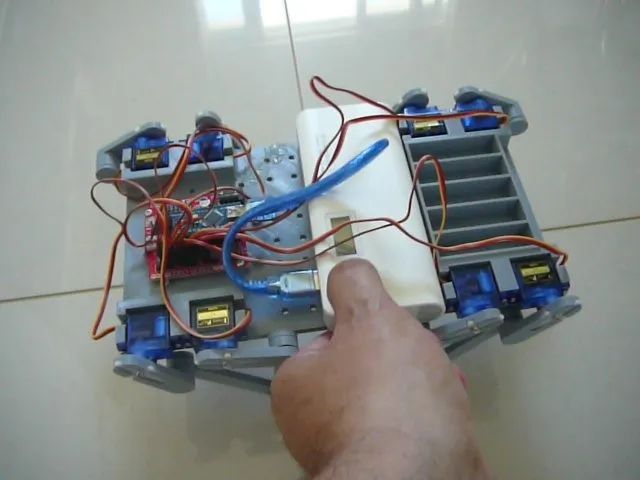 Baby MIT Cheetah Robot - Robô Guepardo - Somente peças impressas em 3D - Foto 2