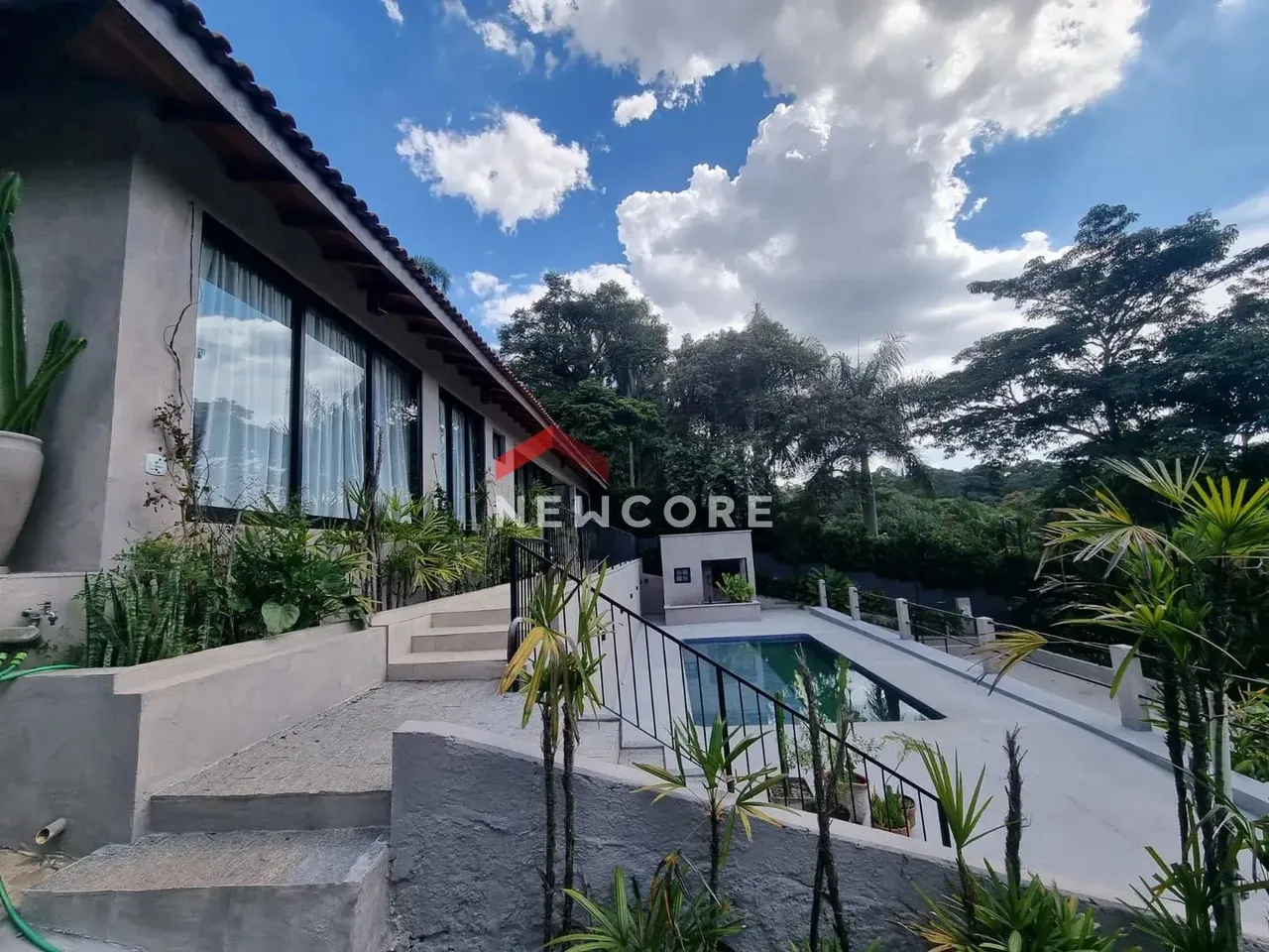Casa de condomínio em Rua Nhandera - Granja Viana - Carapicuíba/SP