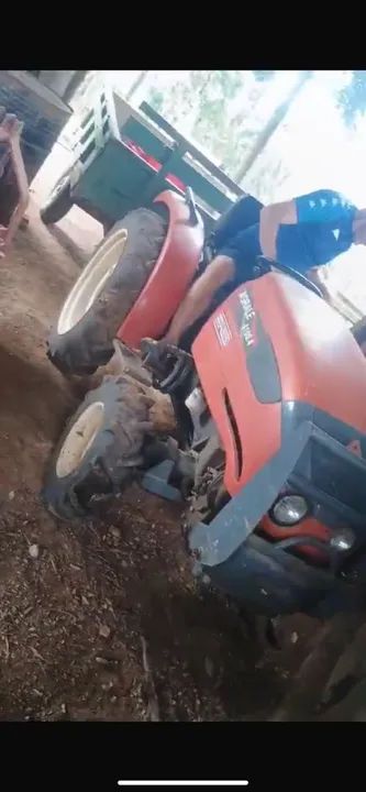 Trator Agrale 4100.4 EXCELENTE  - Foto 4