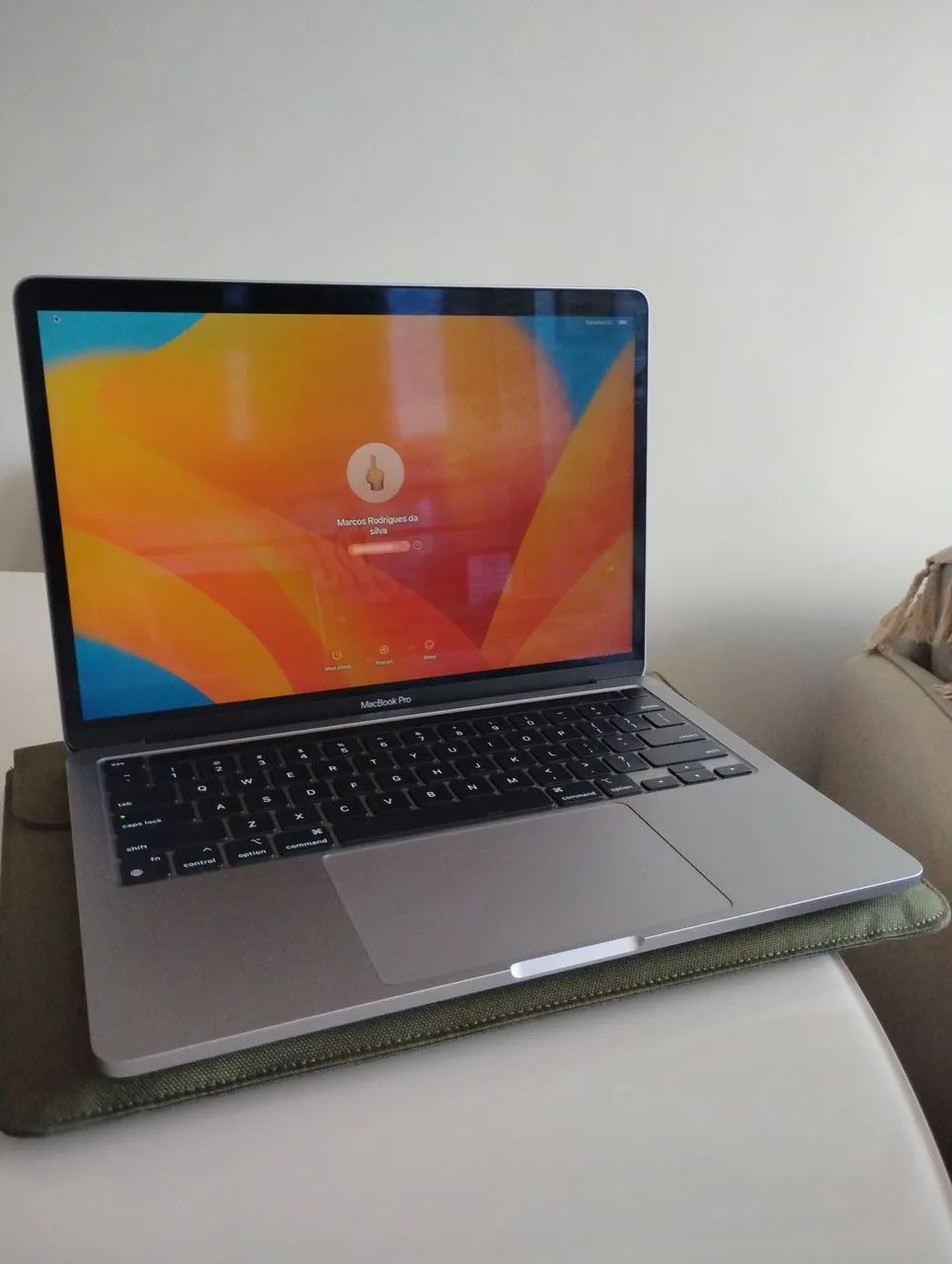 Apple MacBook Pro 13'3 W/touch bar Space grey M2 chip 256 GB /8 GB