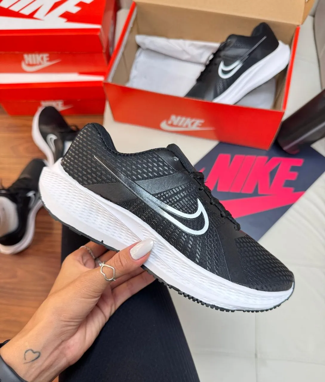 Tênis Nike Feminino Preto e Branco N°38