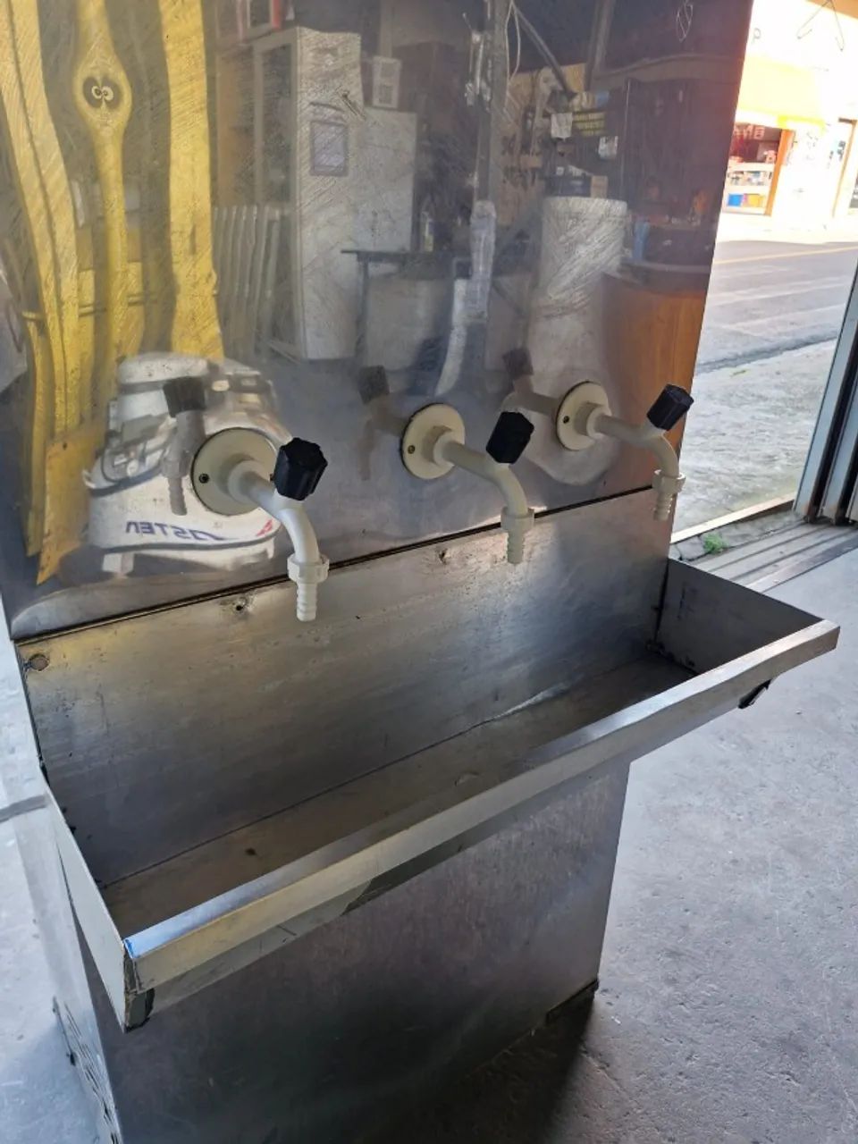 Bebedouro 3 bocas de aluminio 100L - Foto 4