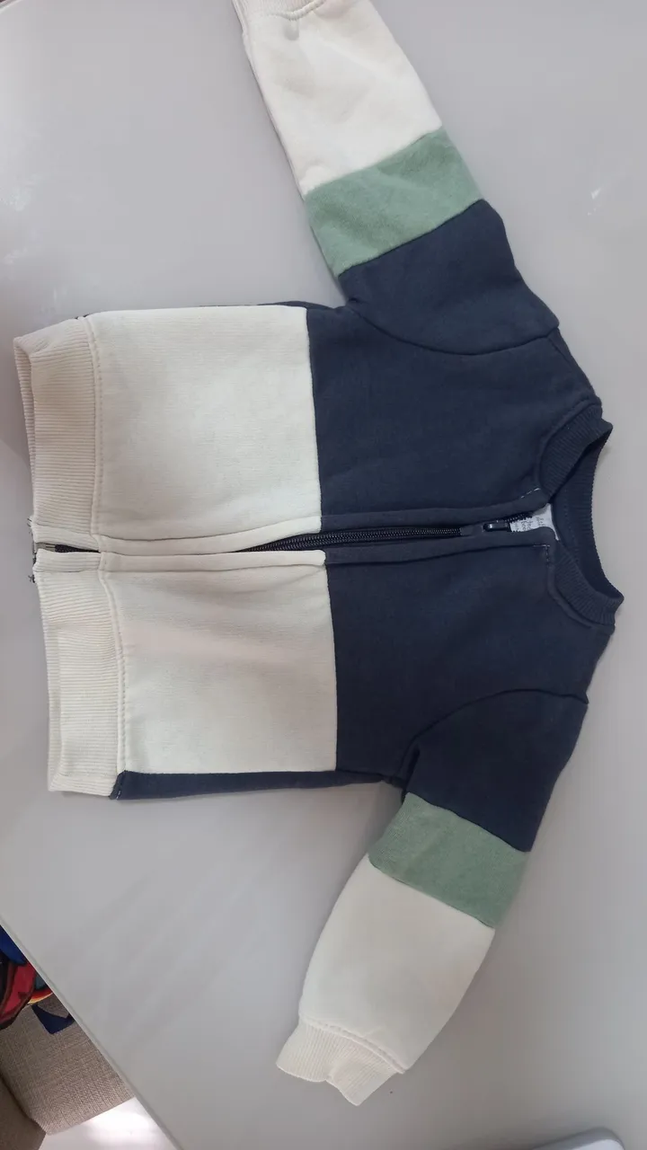 Casaco infantil com detalhes coloridos