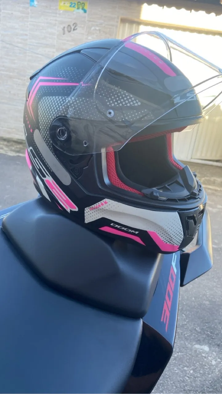 Capacete LS2 Doom Feminino Rosa e Preto