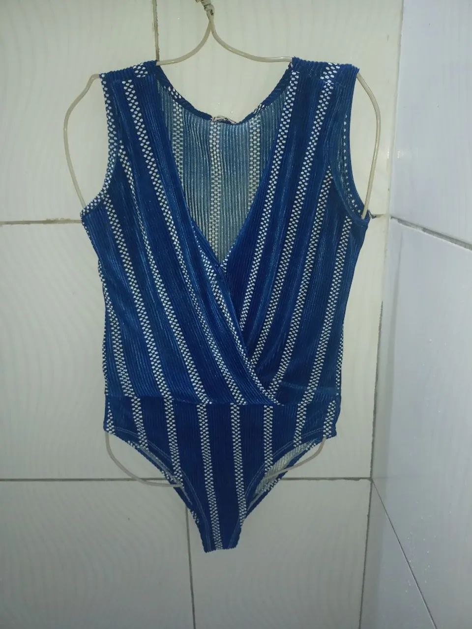 Body Listrado Azul e Branco Feminino M
