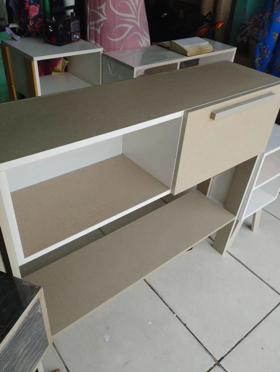 Móvel buffet com porta